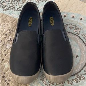 NWOT Keen leather slip ones